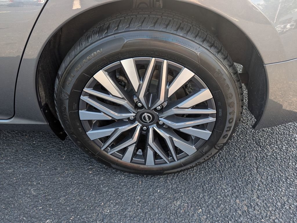 Used 2025 Gray Nissan 2.5 SV image 24