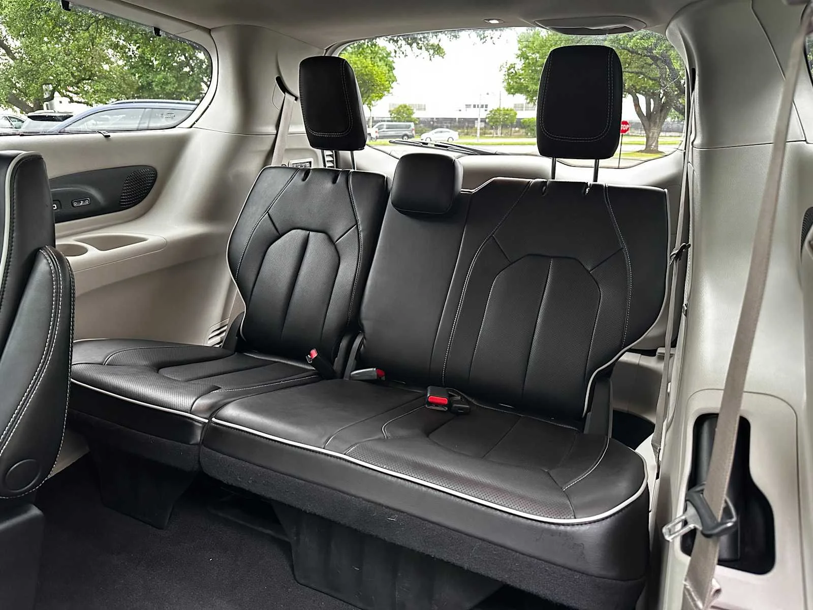 2022 Chrysler Pacifica Limited - Photo 24