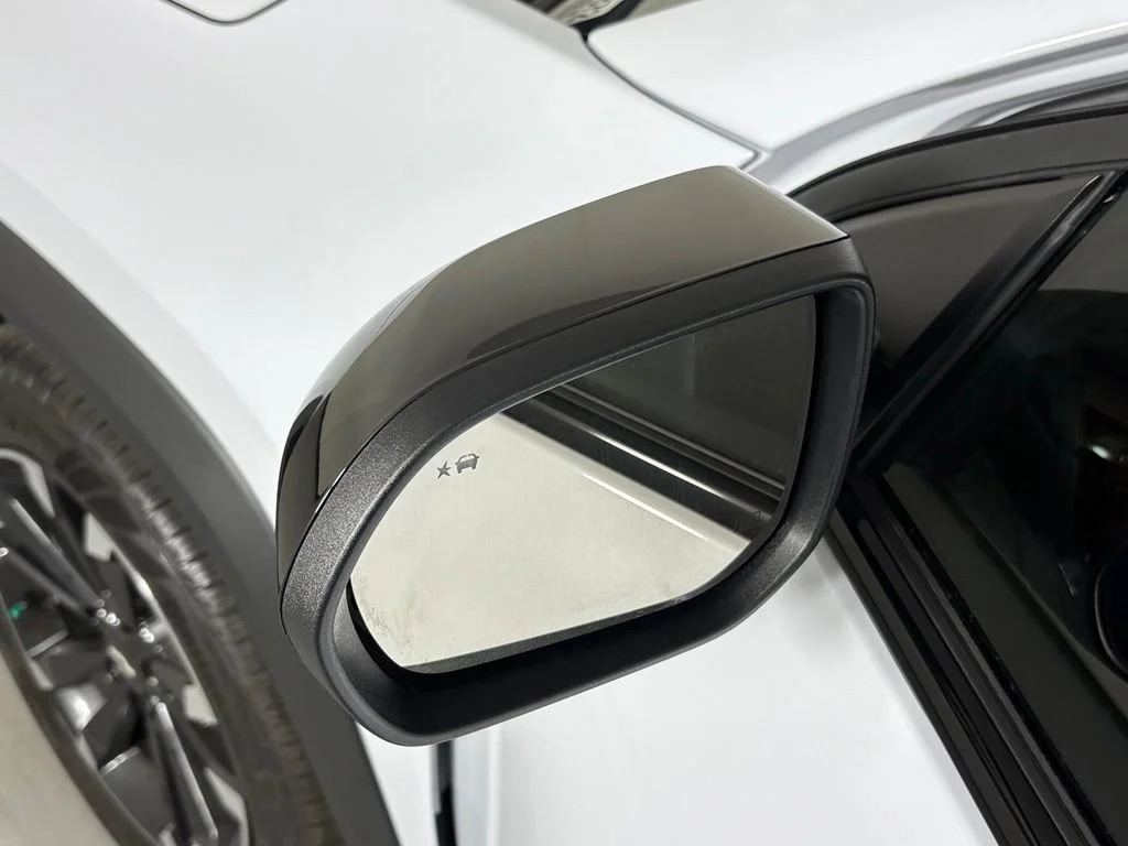New 2026 Polar White Tricoat Chevrolet RS image 14