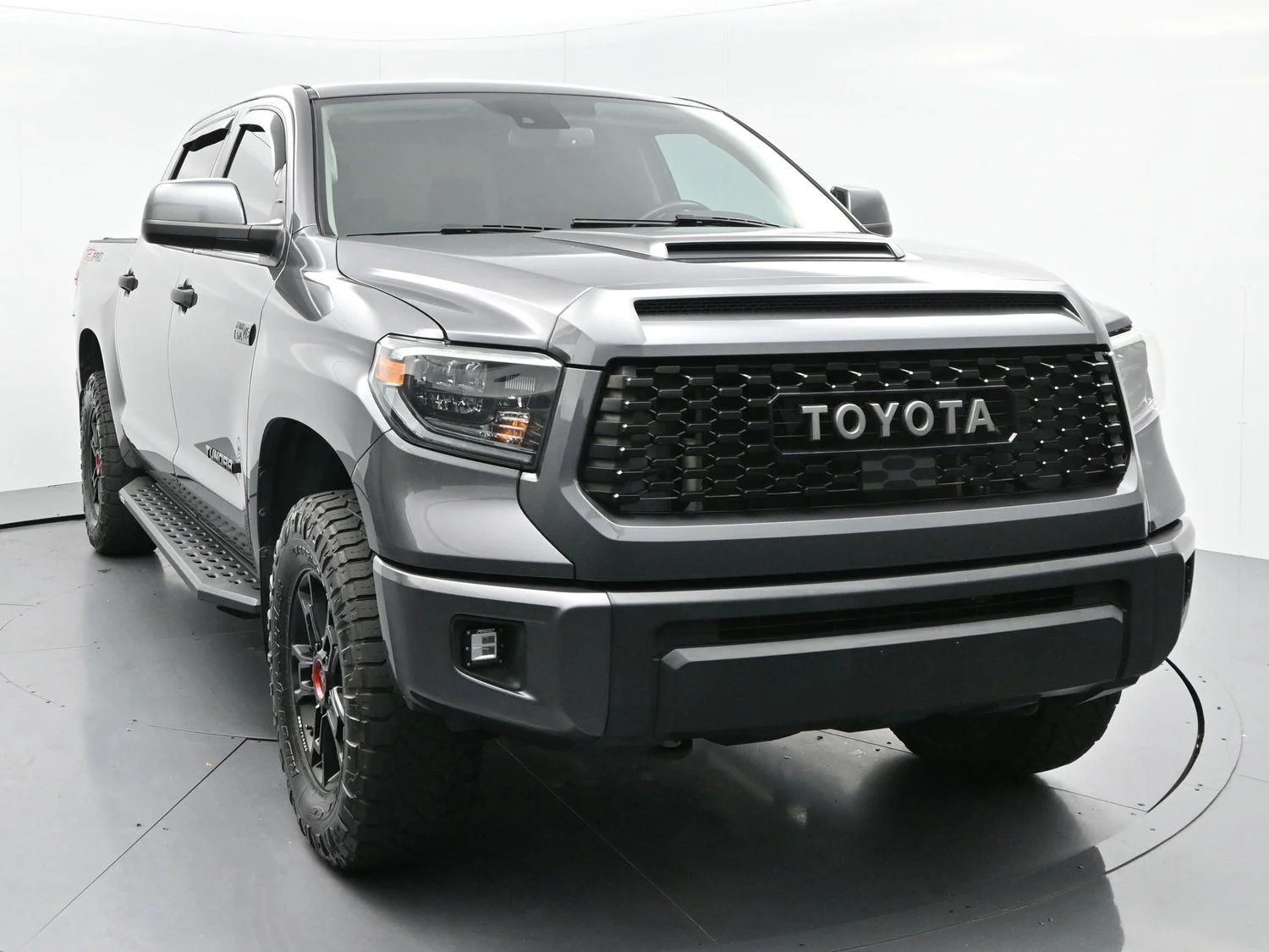 Used 2020 Magnetic Gray Metallic Toyota SR5 image 2