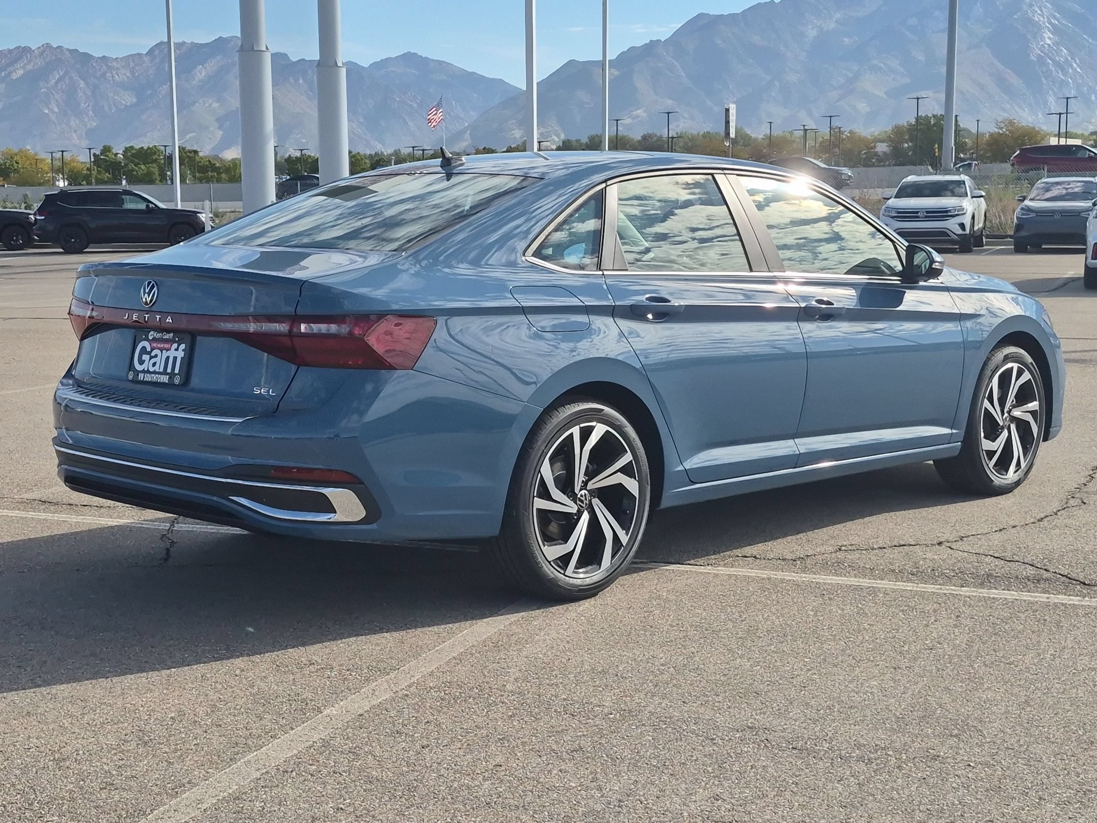 New 2027 Monterey Blue Pearl Volkswagen SEL image 3