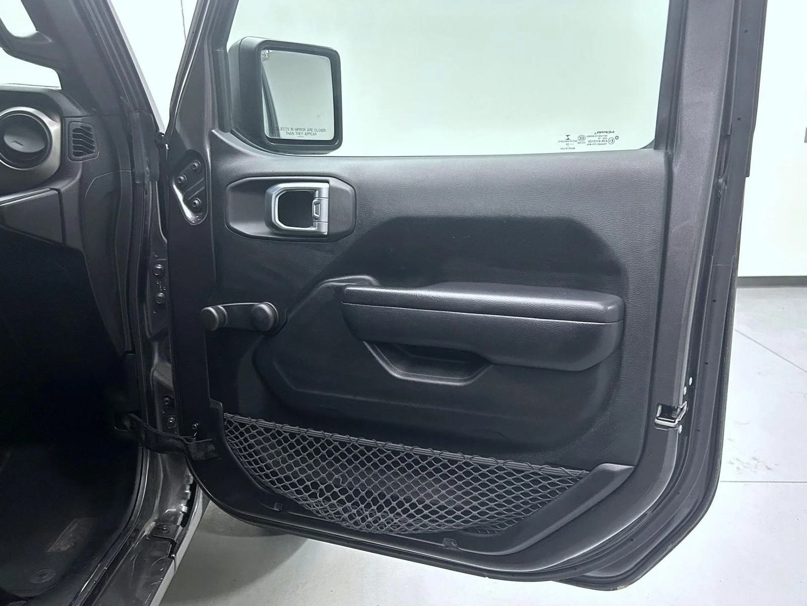 Used 2018 Gray Jeep Unlimited Sport image 16