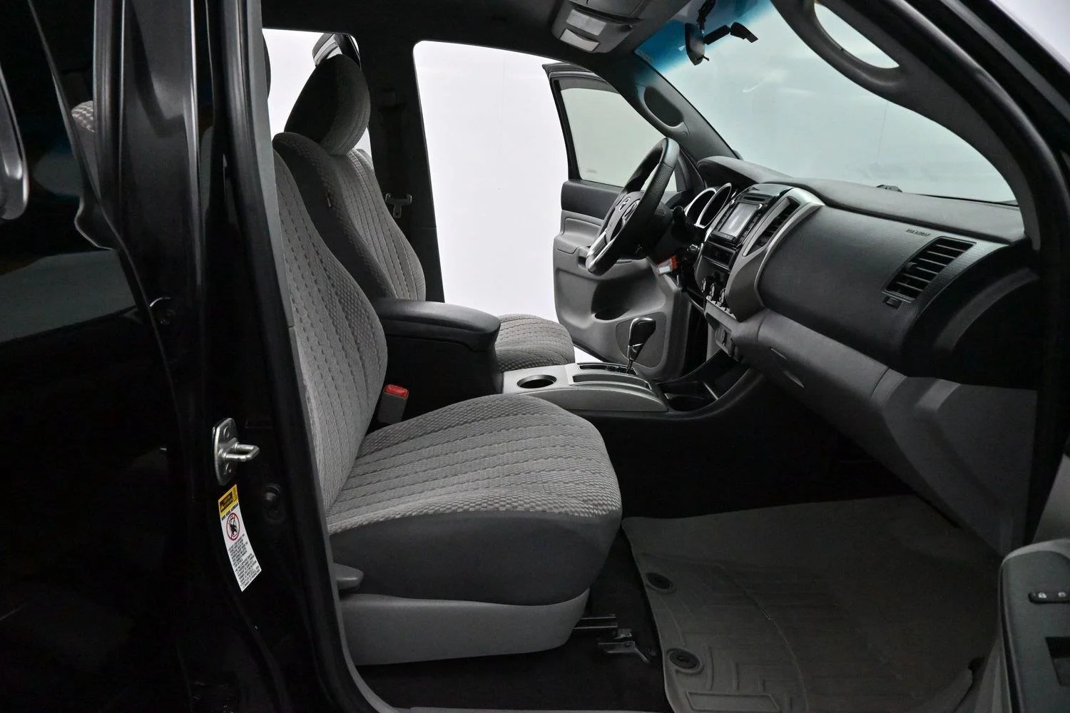 Used 2014 Black Toyota 4WD Double Cab V6 MT (Natl) image 27