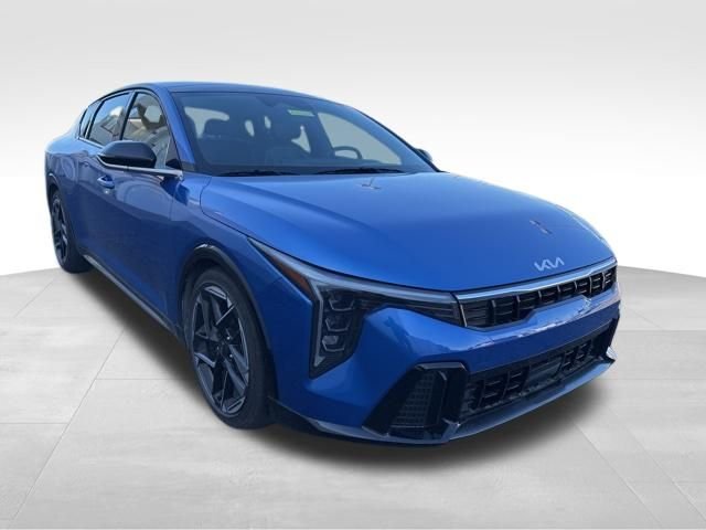 2025 Kia K4 GT-Line AT's photo