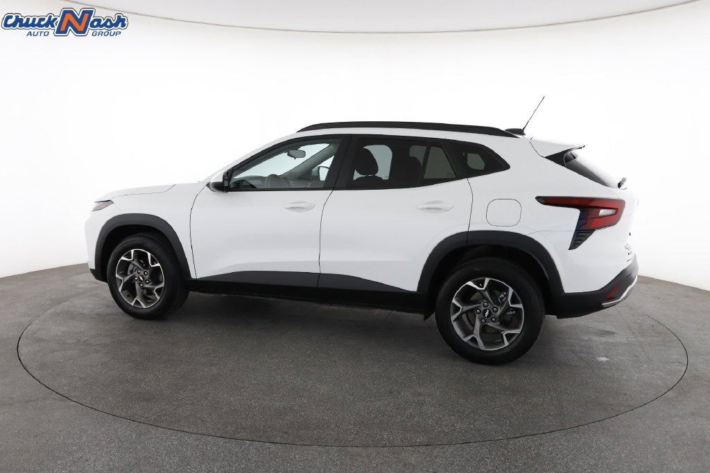 2025 Chevrolet Trax LT - Photo 8