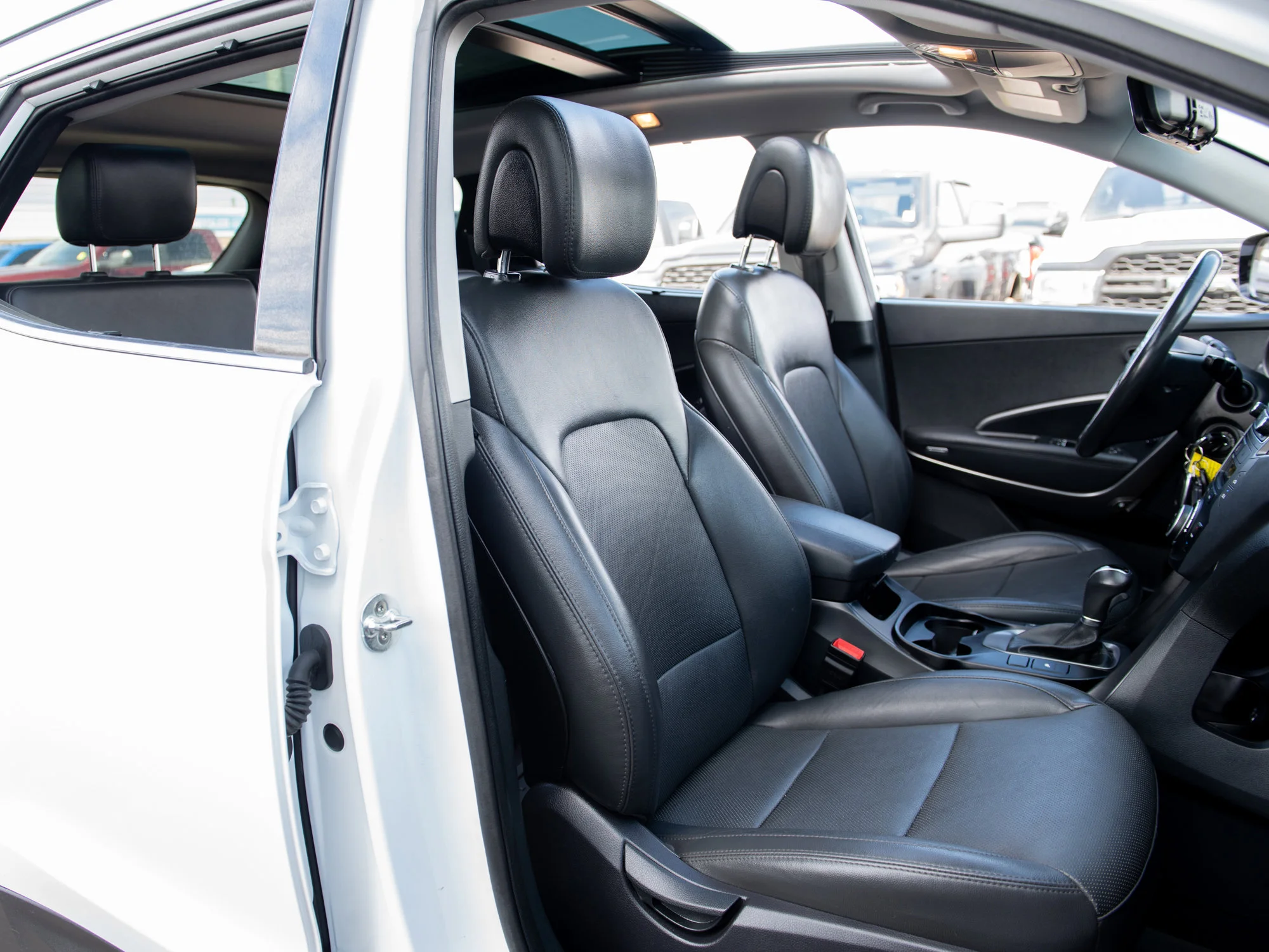 Used 2018 White Hyundai SE * One Owner | Heated Seats | Panoramic Sunroof | Backup Camera | Blind Spot Monitoring image 21