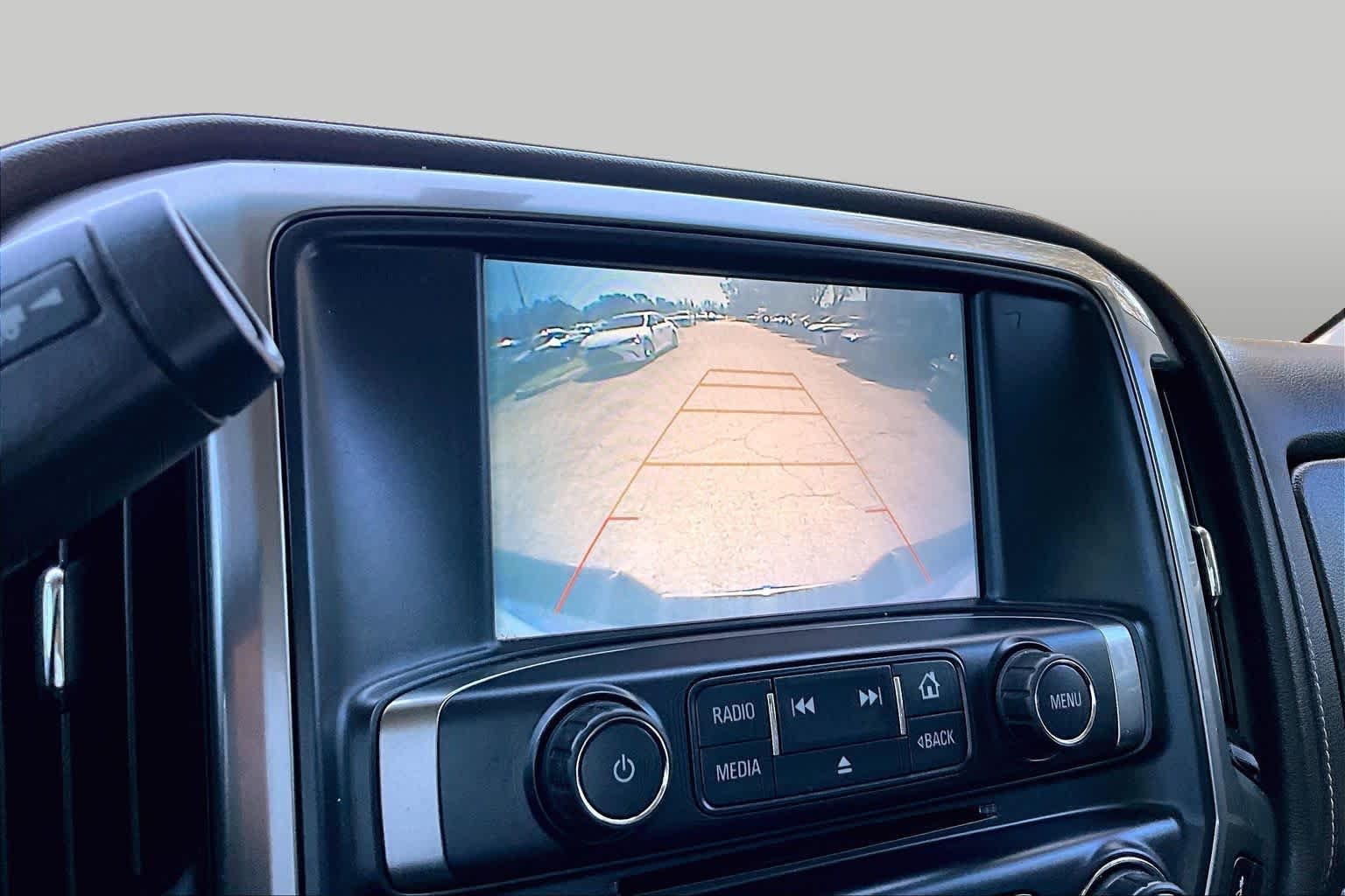 Used 2018 Iridescent Pearl Tricoat Chevrolet LTZ image 25