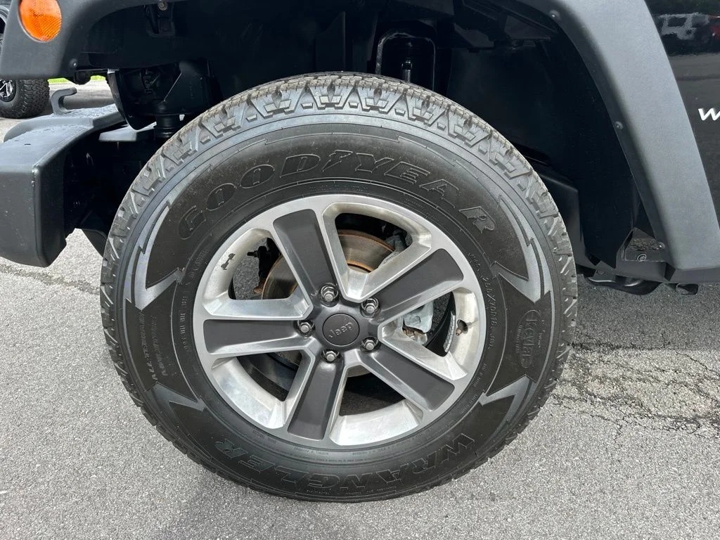 Used 2015 Black Jeep Sport image 11