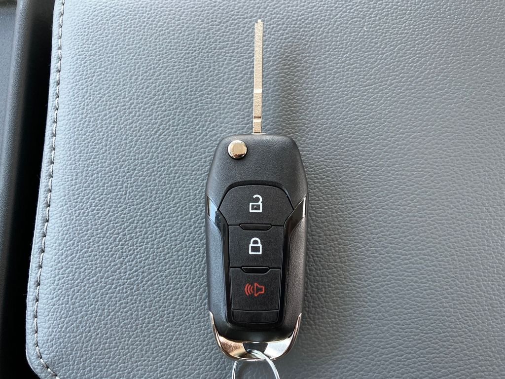 2025 Ford F-350 Super Duty Chassis Cab XL - Photo 30