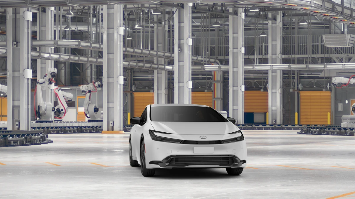 New 2027 Wind Chill Pearl Toyota LE image 16
