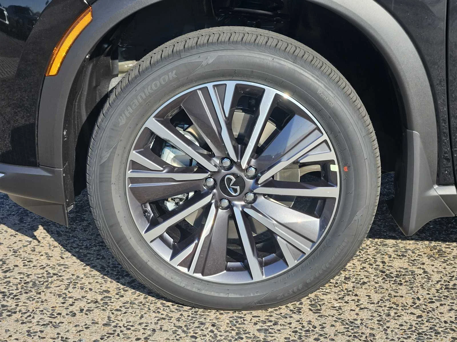 New 2027 MINERAL BLACK INFINITI Luxe AWD image 7