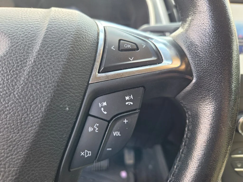Used 2020 Blue Ford SEL image 15
