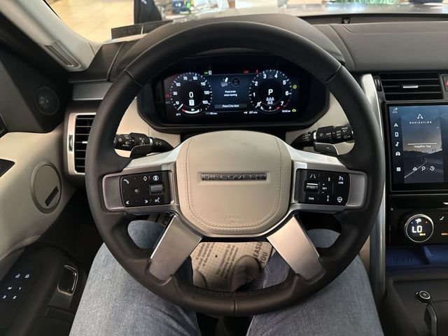 2026 Land Rover Discovery Tempest Edition - Photo 13
