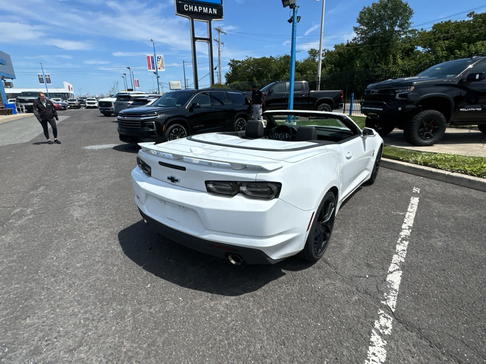 Used 2023 Summit White Chevrolet 2LT image 5