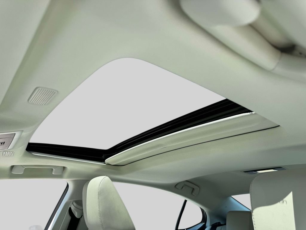 Used 2023 White Lexus 350 image 18