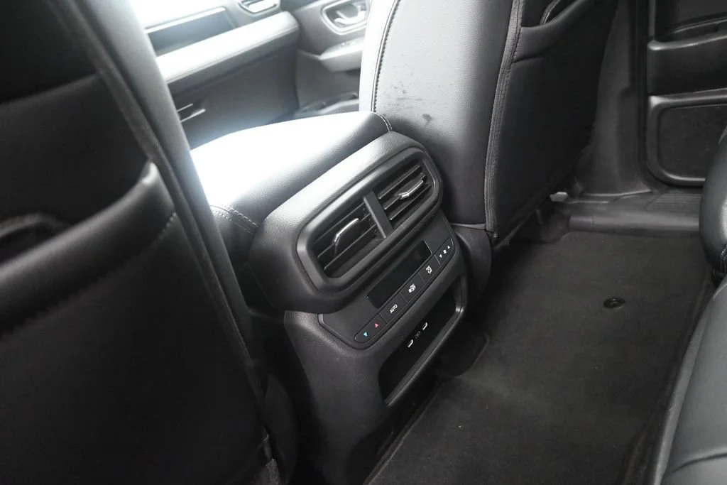 Used 2024 Platinum White Pearl Honda EX-L image 18