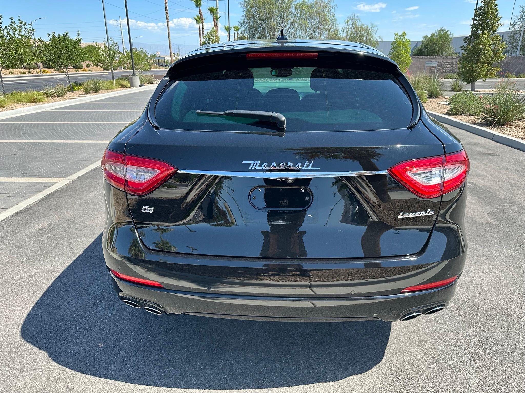 Used 2019 Nero Maserati Base image 8