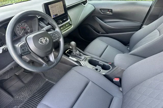 2025 Toyota Corolla LE - Photo 12
