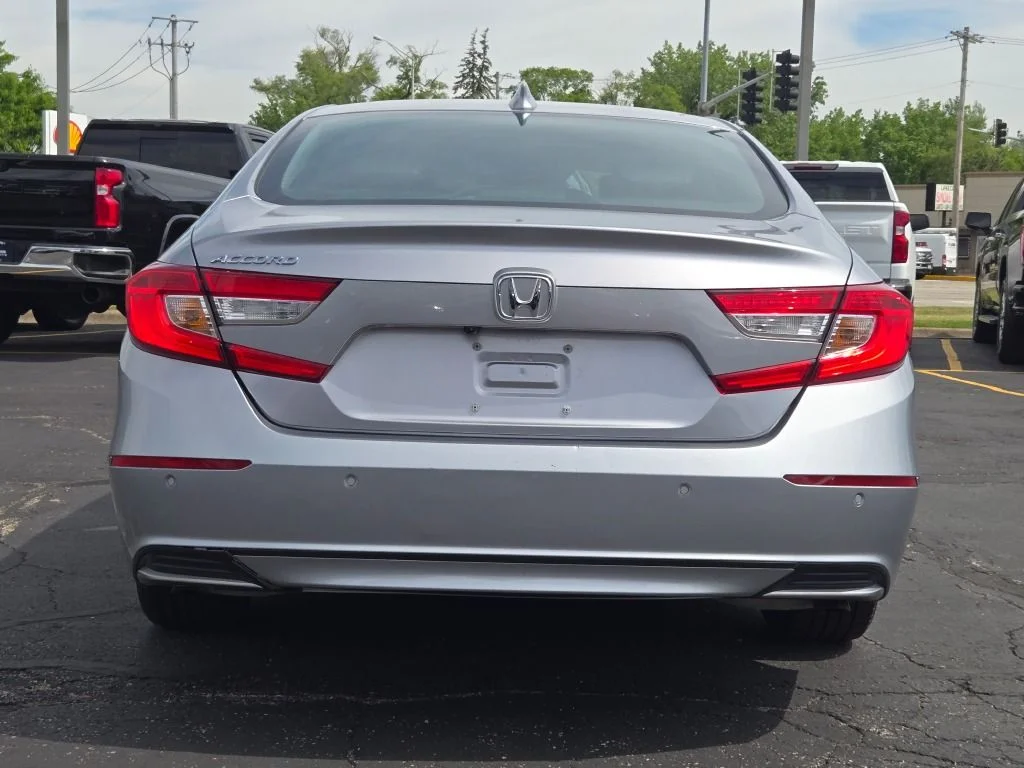 Used 2022 Silver Honda EX-L image 14