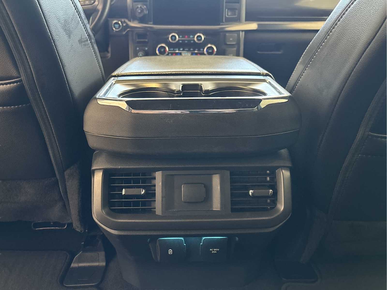 Used 2025 Agate Black Metallic Ford LARIAT image 20