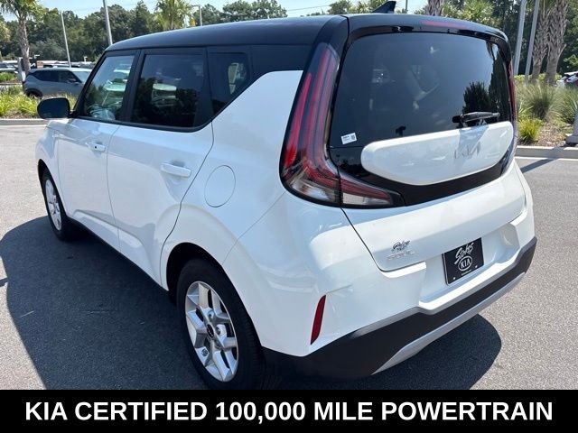 Used 2025 White Kia S image 7