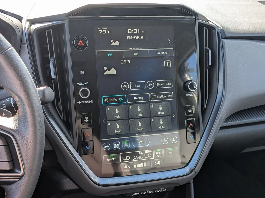 Used 2025 Ice Silver Metallic Subaru Limited image 13