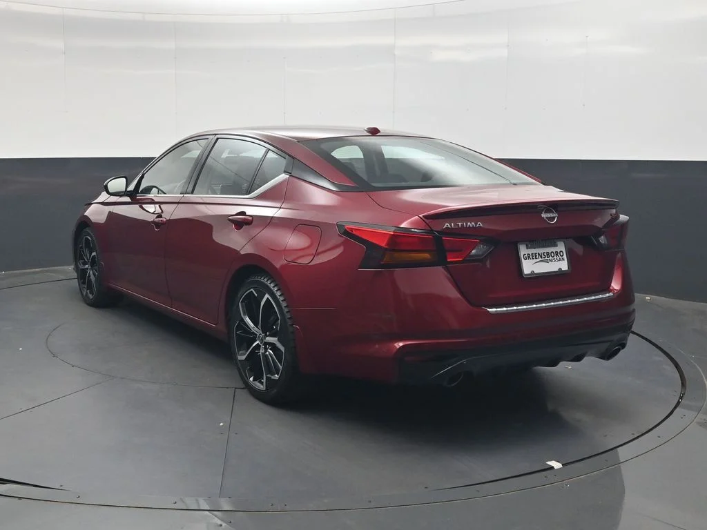 Used 2023 Red Nissan 2.5 SR image 7