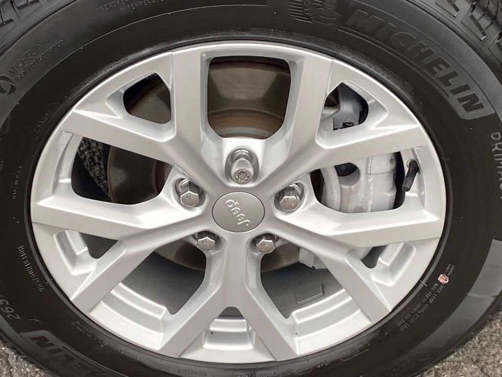 Used 2023 Silver Jeep Limited image 29
