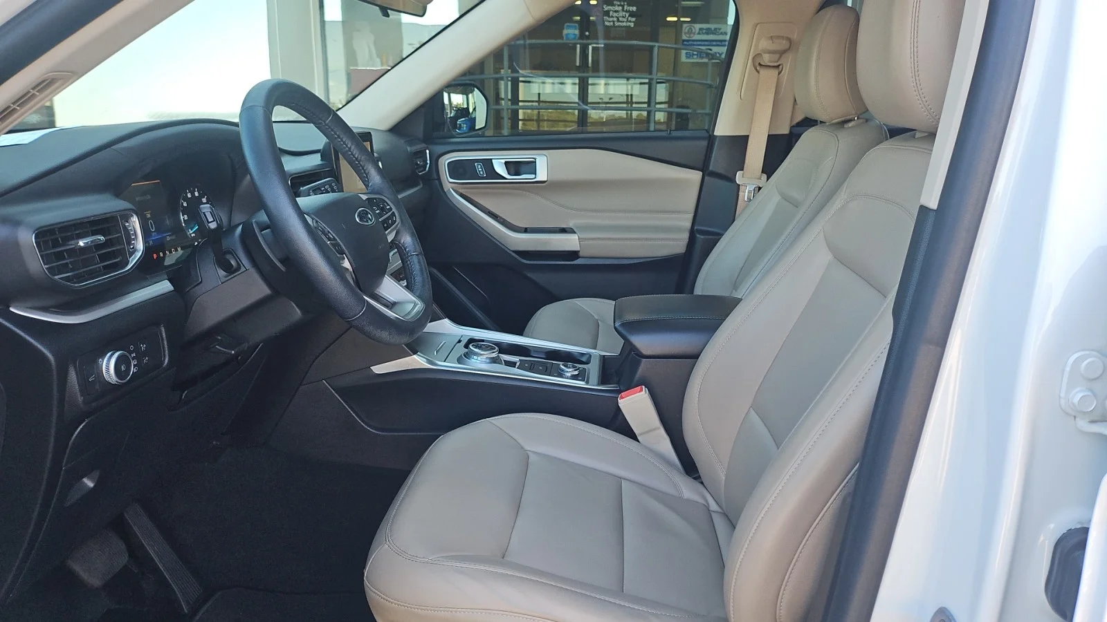 Used 2021 Star White Metallic Tri-Coat Ford XLT 4WD image 9