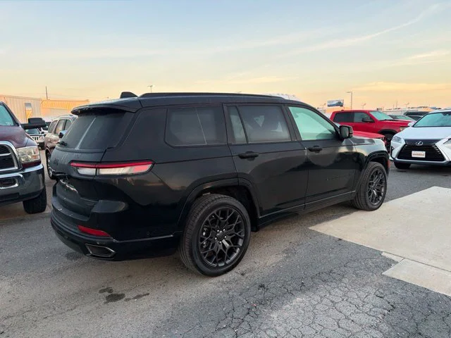 Used 2025 Black Jeep Summit image 4