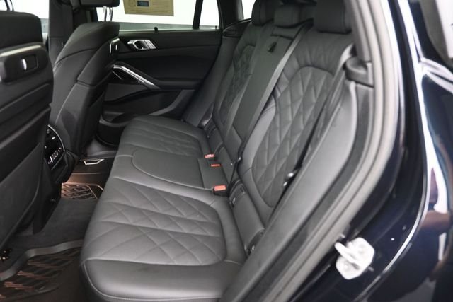Used 2026 Black BMW xDrive40i image 10
