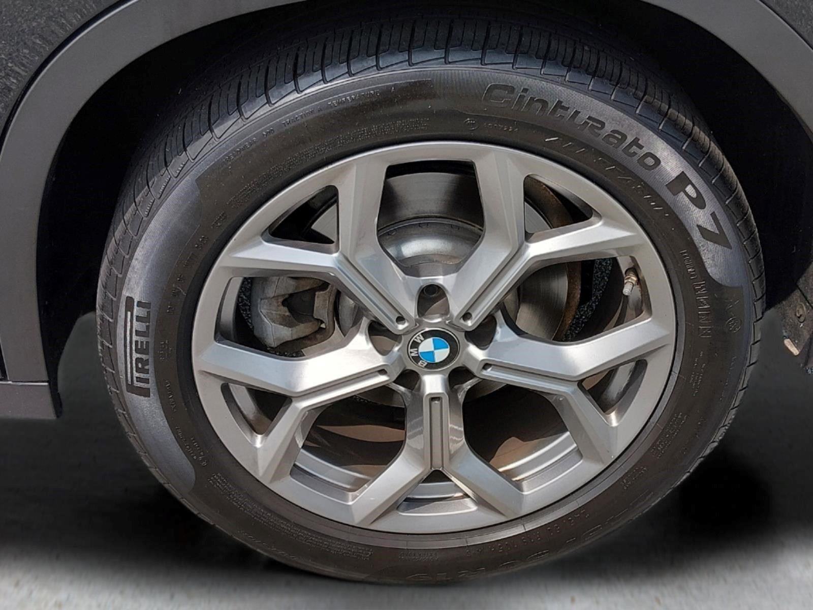 Used 2021 Black Sapphire Metallic BMW xDrive30i image 13