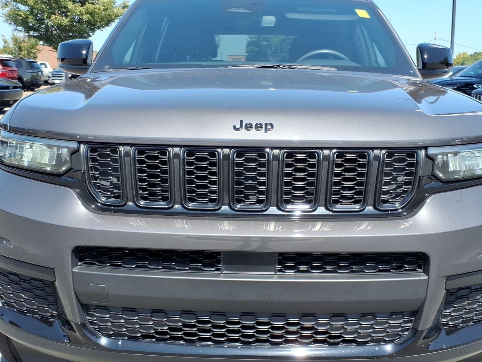 Used 2023 Baltic Gray Metallic Clearcoat Jeep Altitude image 14