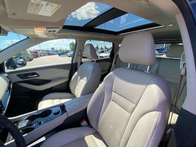 Used 2023 Super Black Nissan SL image 13