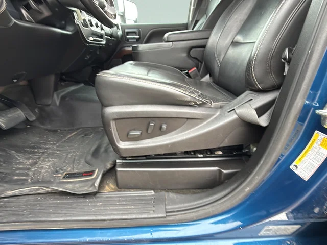 Used 2018 STONE BLUE METALLIC GMC SLT image 23