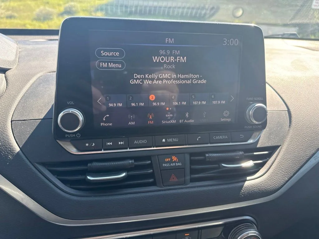 Used 2019 Black Nissan 2.5 S image 10