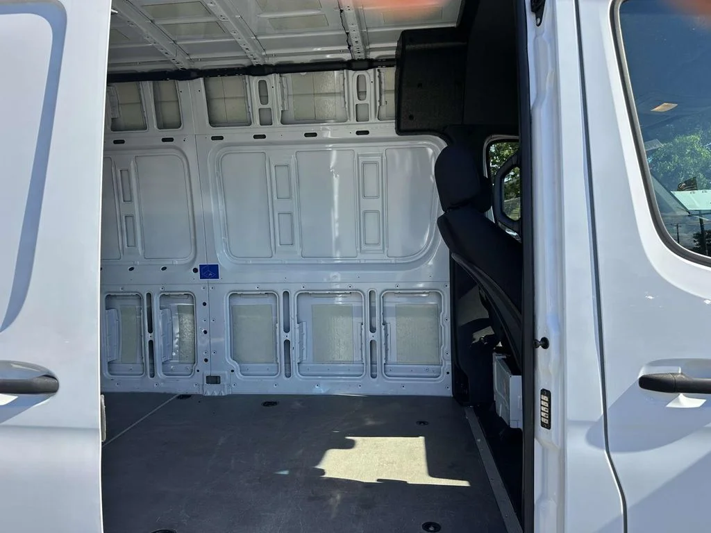 Used 2021 White Mercedes-Benz Cargo 170 WB image 17