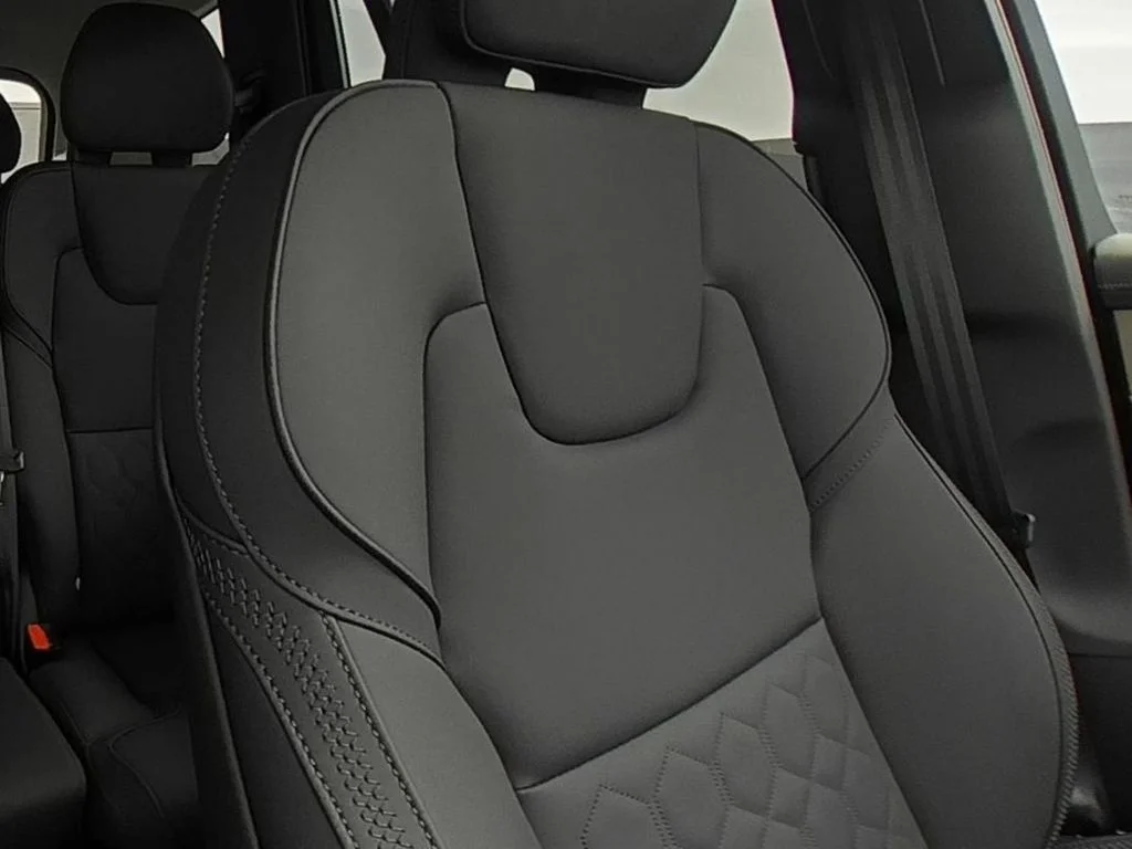 New 2026 Vapour Grey Volvo Core image 32