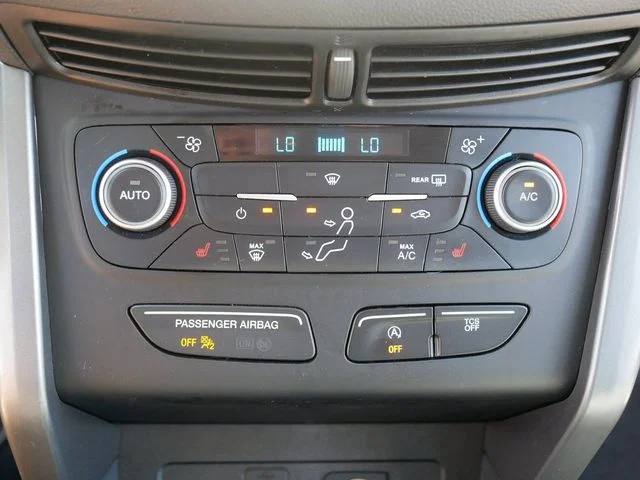 Used 2018 White Ford SE image 31