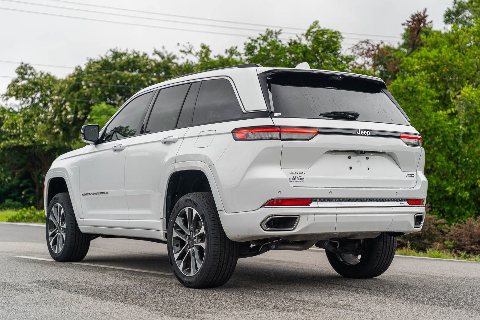 Used 2022 White Jeep Overland image 6