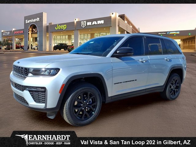2026 Jeep Grand Cherokee Laredo Altitude