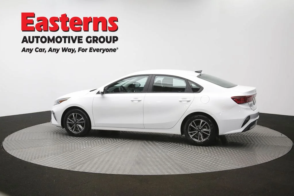Used 2023 White Kia LXS image 60