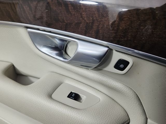 2016 Volvo XC90 Momentum - Photo 17