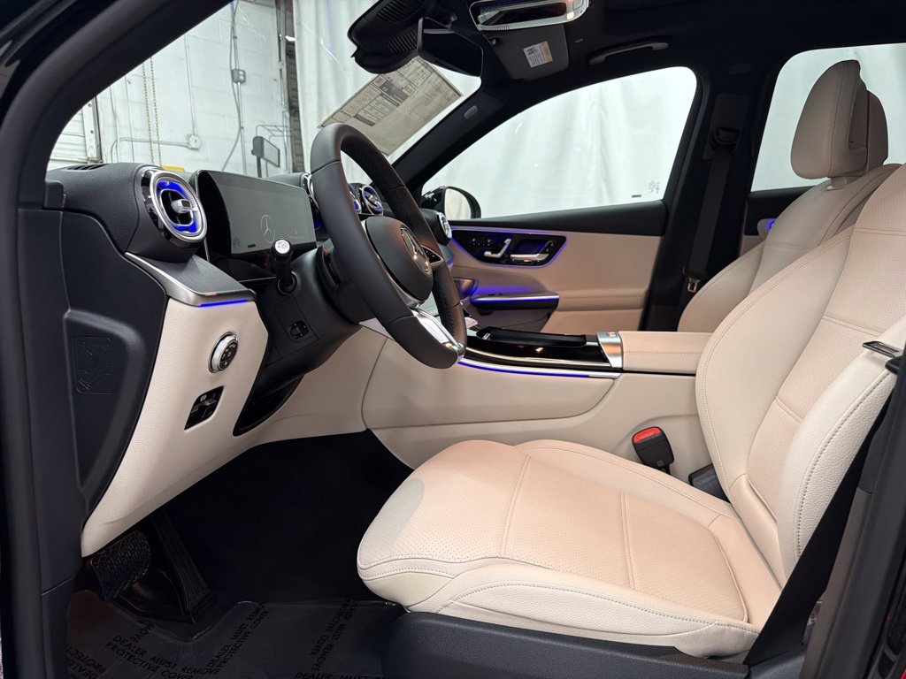 New 2027 Black Mercedes-Benz GLC 300 image 43