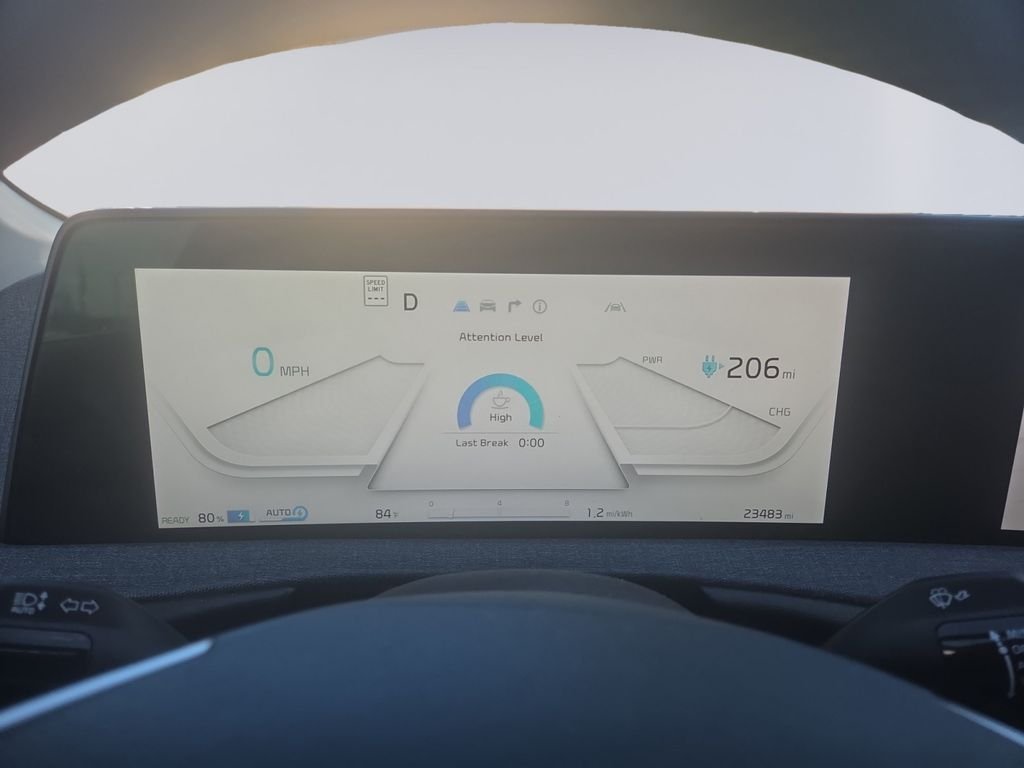 Used 2024 Gray Kia Wind image 15