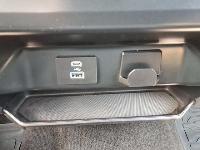 Used 2022  Ford XL image 29