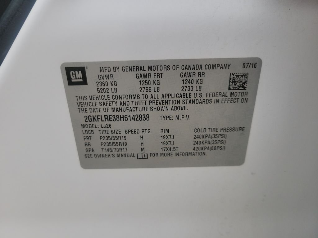 Used 2017 White GMC Denali image 40