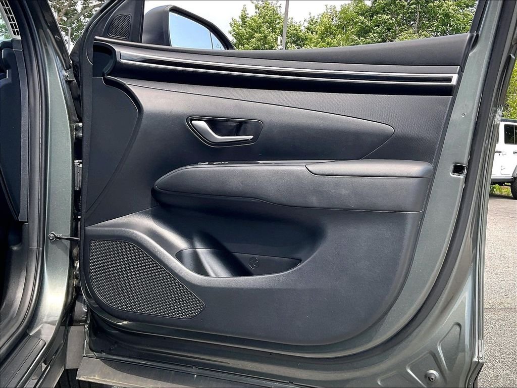 Used 2023 Amazon Gray Hyundai SEL image 11