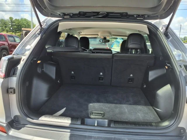 Used 2020 Silver Jeep Trailhawk image 27