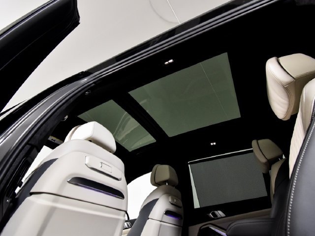 Used 2025 Gray BMW M60i image 47